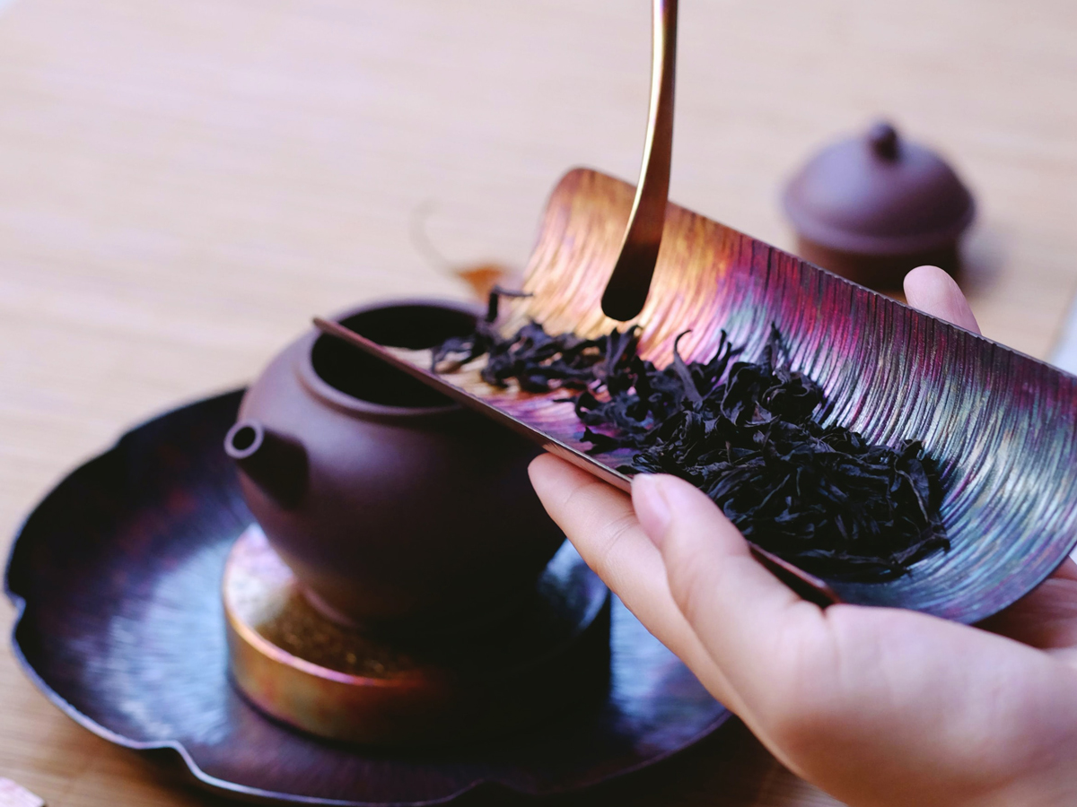 pouring pu'erh 